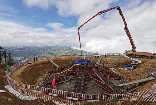 大唐普格甘天地二期风电场项目首台风机基础顺利浇筑