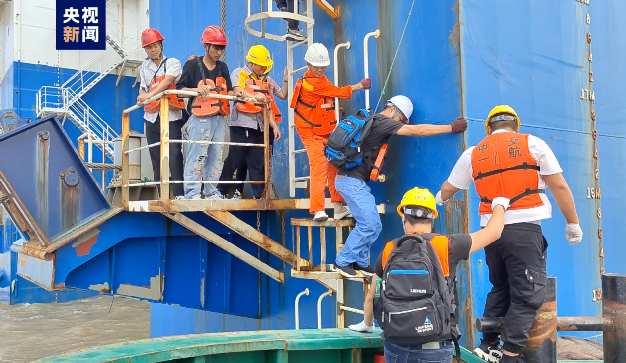 受台风“海葵”影响 浙江宁波在建海上风电工程施工人员全部撤离